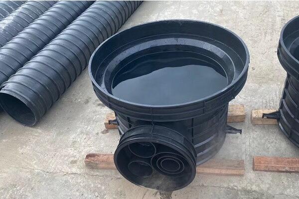 室內(nèi)排水管如何接入塑料檢查井？